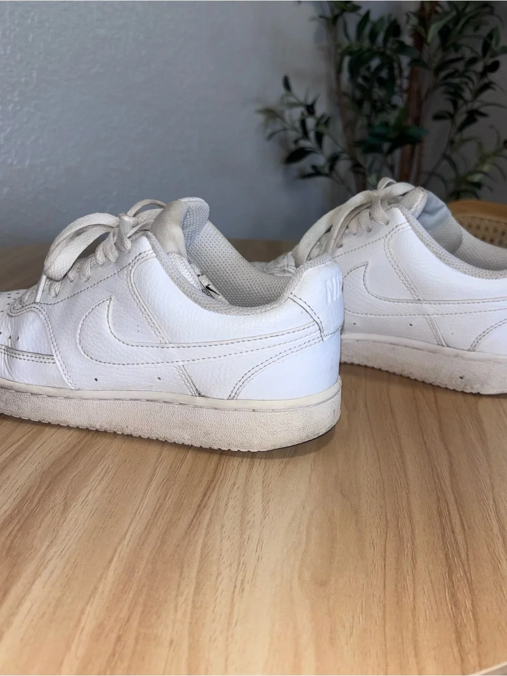 Nike Air Force Classic White Low-Top Sz 8 Sneakers